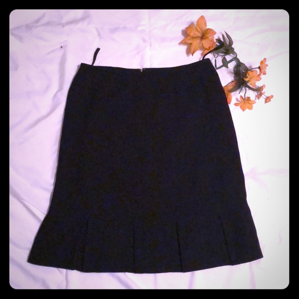 Basic black skirt